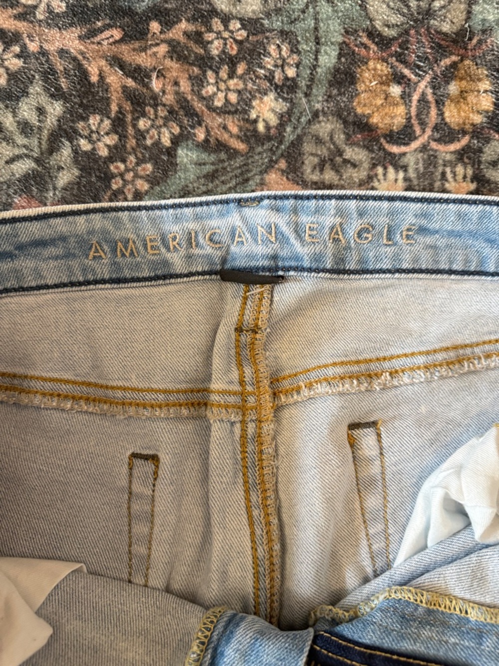 American Eagle Outfitters Light Blue Distressed Skinny Jeans - Picture 2 of 5